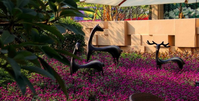 畫龍點睛的雕塑小品