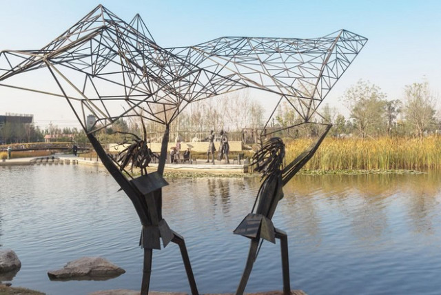 畫龍點(diǎn)睛的雕塑小品