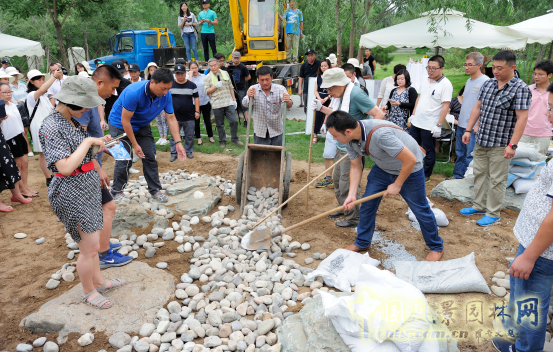 與小林治人一起學習體驗造園