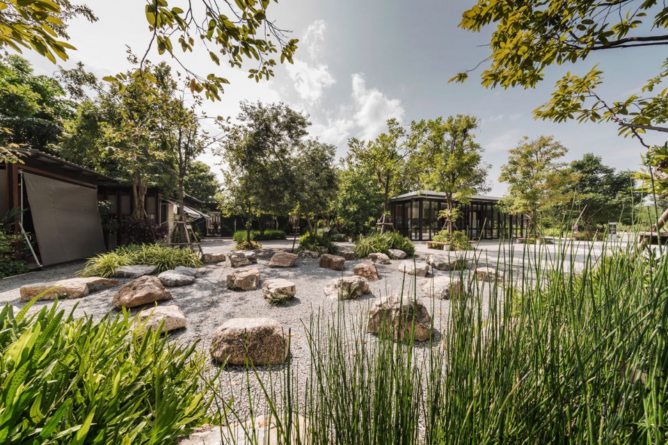 高速路旁的鄉(xiāng)土風(fēng)格開放型城市公園