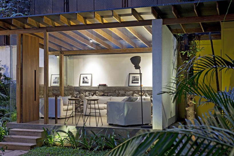 孟買熱帶環境下的禪意涼亭