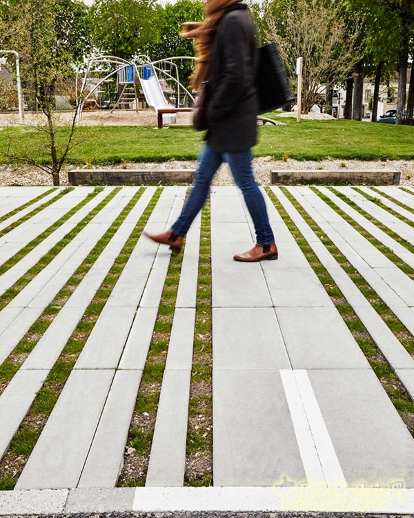 8月17號頭條：法國Guitrancourt小鎮中心廣場改造項目賞析