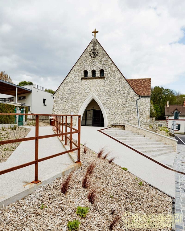 8月17號(hào)頭條：法國(guó)Guitrancourt小鎮(zhèn)中心廣場(chǎng)改造項(xiàng)目賞析