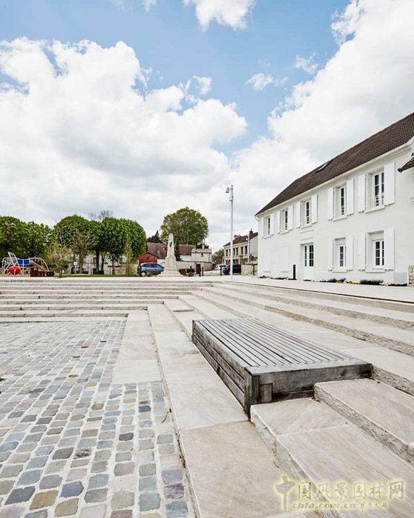 8月17號(hào)頭條：法國(guó)Guitrancourt小鎮(zhèn)中心廣場(chǎng)改造項(xiàng)目賞析