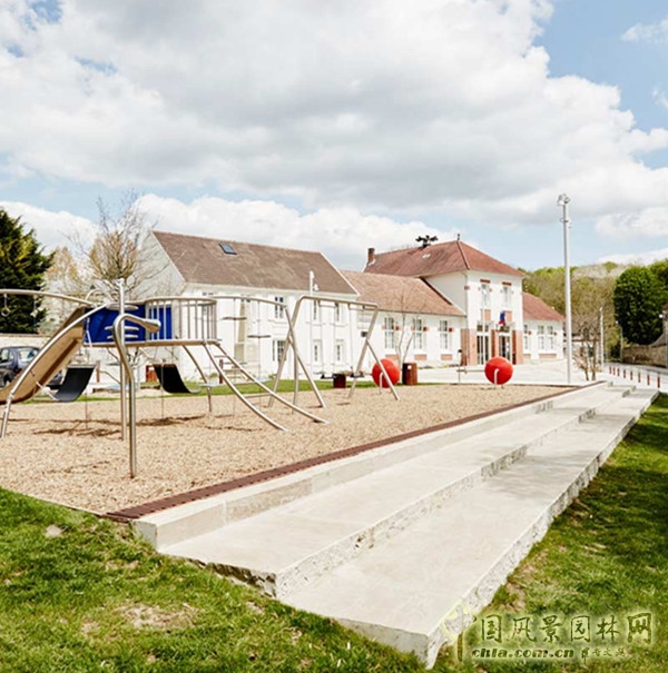 8月17號(hào)頭條：法國(guó)Guitrancourt小鎮(zhèn)中心廣場(chǎng)改造項(xiàng)目賞析