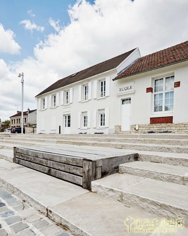 8月17號頭條：法國Guitrancourt小鎮(zhèn)中心廣場改造項(xiàng)目賞析