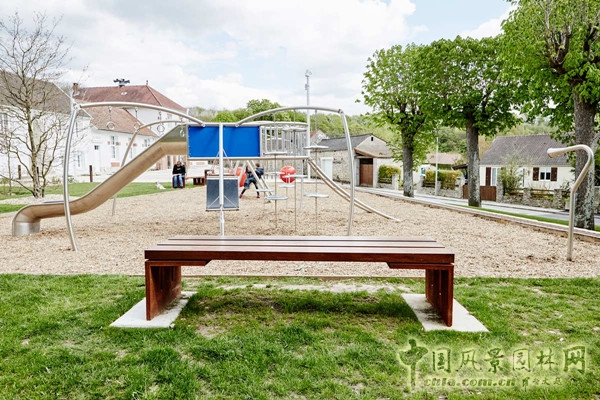 8月17號頭條：法國Guitrancourt小鎮中心廣場改造項目賞析