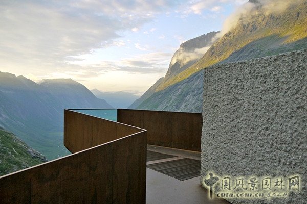 草稿9月7日頭條:挪威特洛斯蒂格山道景觀賞析