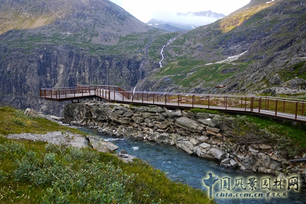 草稿9月7日頭條:挪威特洛斯蒂格山道景觀賞析