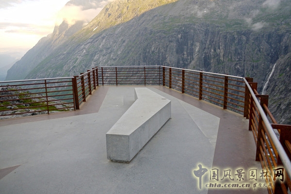 草稿9月7日頭條：挪威特洛斯蒂格山道景觀賞析