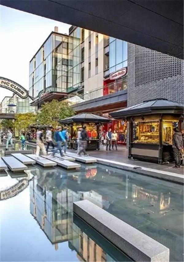 公共空間中的汀步設計