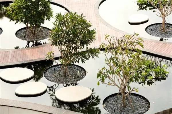 公共空間中的汀步設計