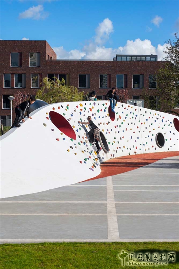 【9月22日頭條】荷蘭“荒野生存”兒童游樂場景觀設(shè)計