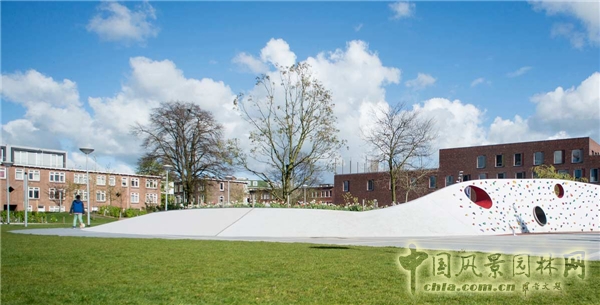 【9月22日頭條】荷蘭“荒野生存”兒童游樂場景觀設(shè)計