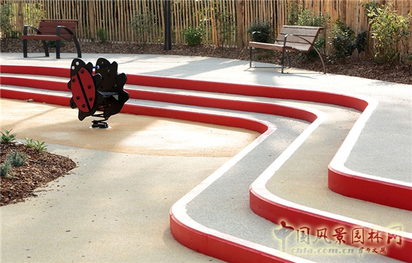 【周二頭條】法國(guó)阿爾福維爾兒童游樂(lè)場(chǎng)景觀賞析