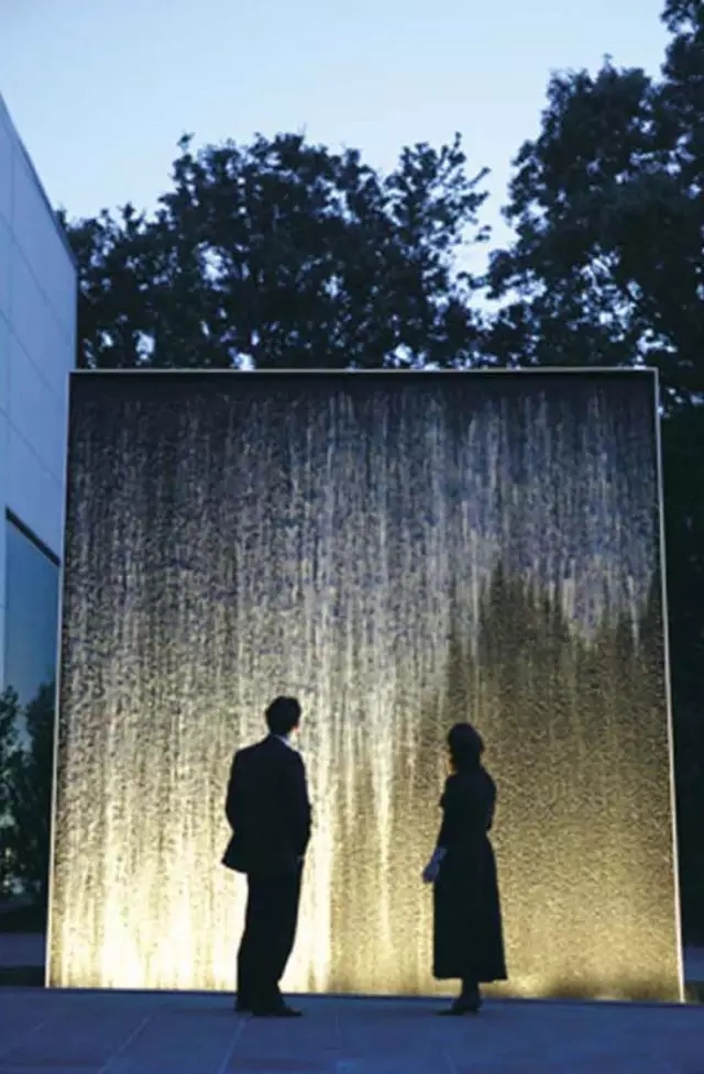 不銹鋼材料做景觀也高顏值