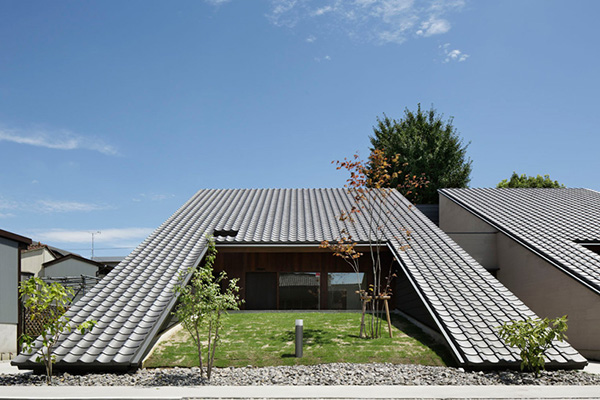 TSC設計事務所作品:位于日本的磚表皮楔形牙科診所