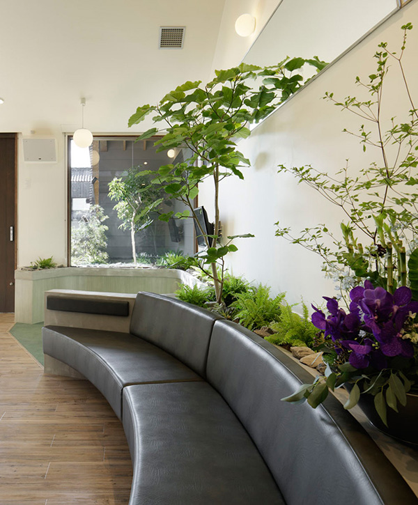 TSC設計事務所作品:位于日本的磚表皮楔形牙科診所