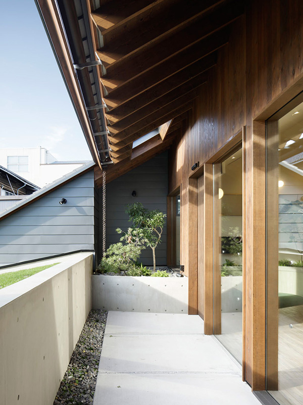 TSC設計事務所作品:位于日本的磚表皮楔形牙科診所