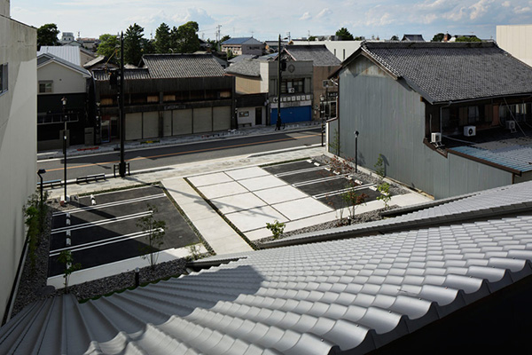 TSC設計事務所作品:位于日本的磚表皮楔形牙科診所