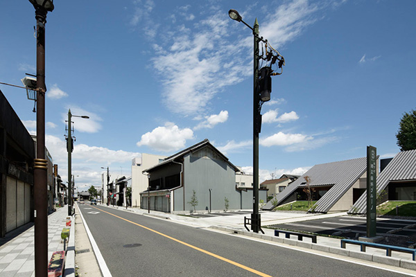 TSC設計事務所作品:位于日本的磚表皮楔形牙科診所