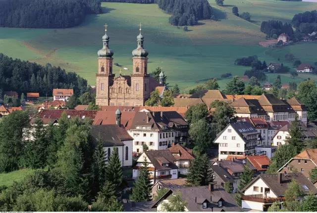 德國(guó)小城鎮(zhèn)是中國(guó)城鎮(zhèn)化的未來(lái)