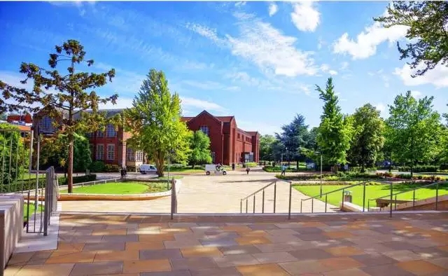 校園廣場案例:南安普頓大學JUBILEE廣場