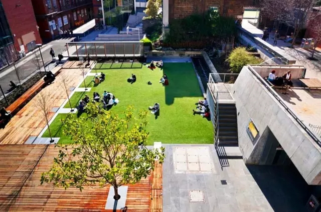 校園廣場案例:皇家墨爾本理工大學大草坪