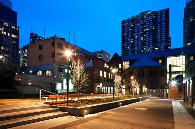 校園廣場案例:皇家墨爾本理工大學大草坪