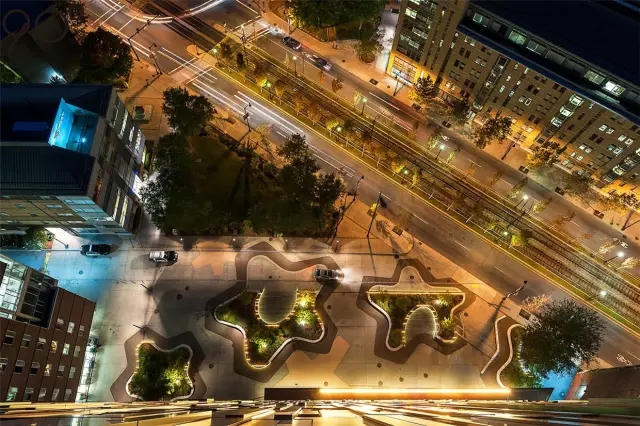 校園廣場(chǎng)案例:皇家墨爾本理工大學(xué)大草坪