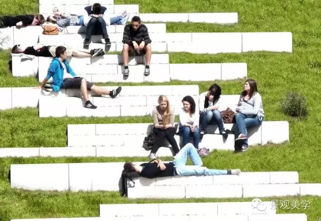 用不同景觀臺階的形態表達不同的景觀概念