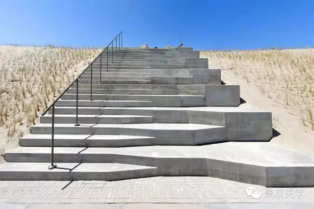 用不同景觀臺階的形態表達不同的景觀概念