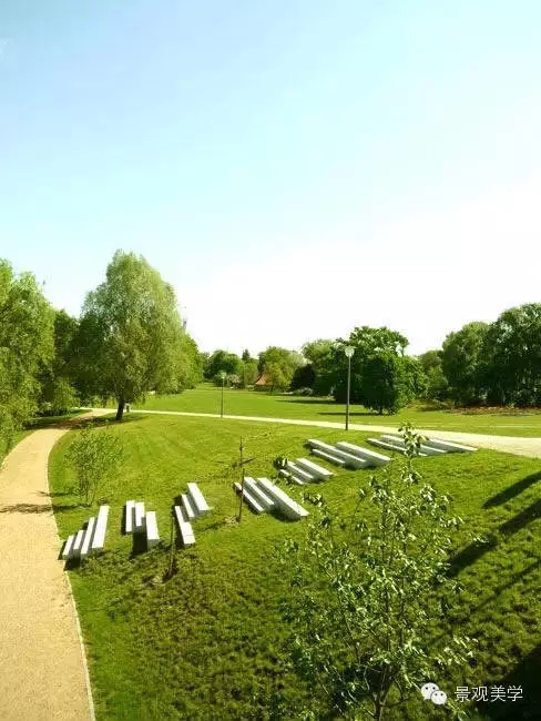 用不同景觀臺階的形態表達不同的景觀概念