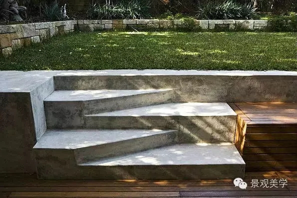 用不同景觀臺階的形態表達不同的景觀概念
