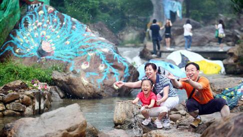 鄉(xiāng)村景觀設(shè)計:創(chuàng)意彩繪石頭