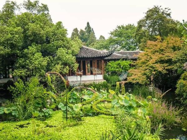 西湖邊上靈動的中國古典園林