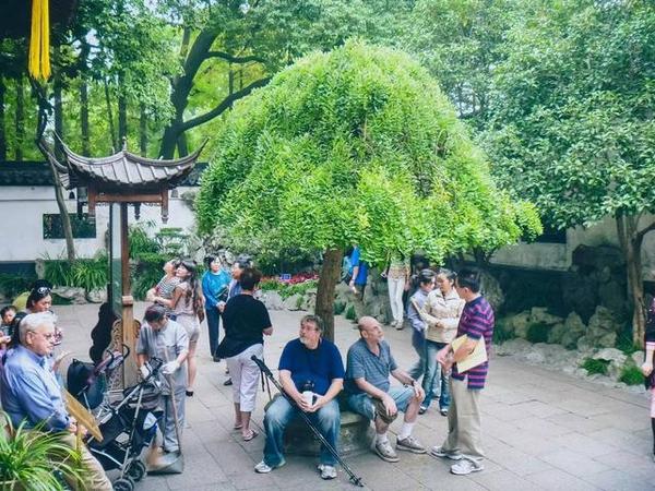 在江南古典園林豫園重拾上海的舊時光