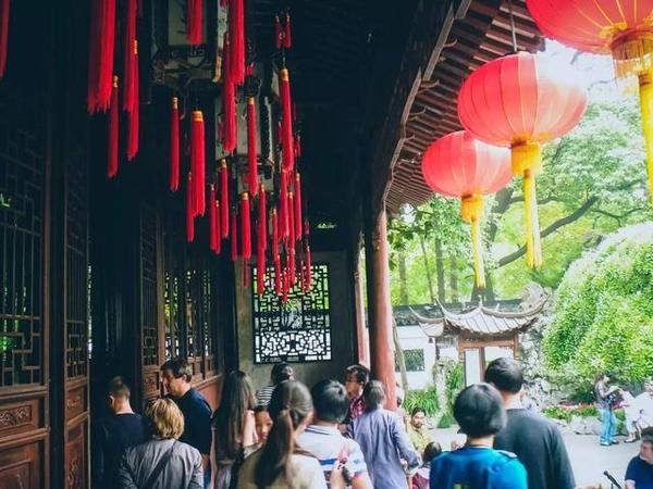 在江南古典園林豫園重拾上海的舊時(shí)光