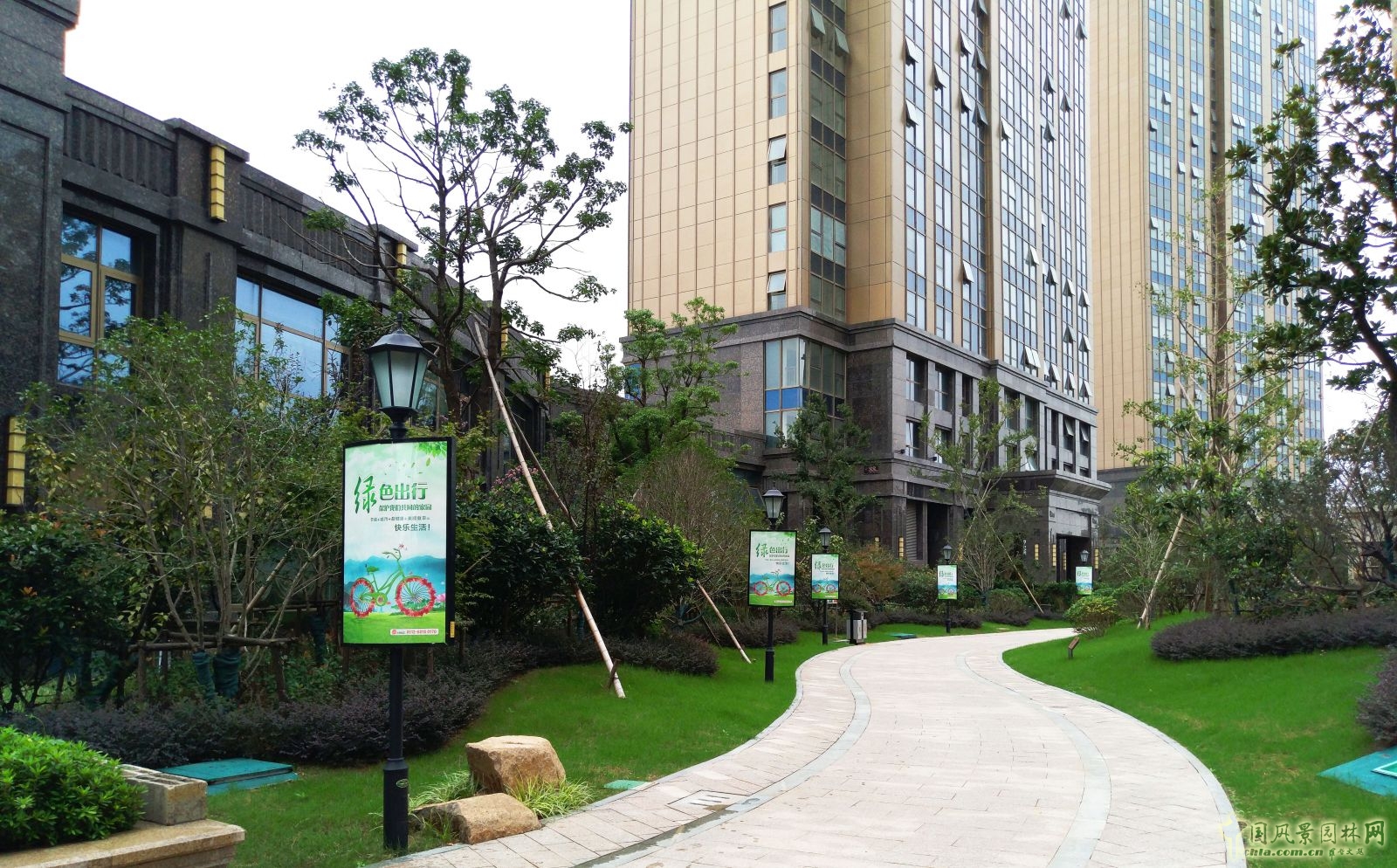 2016園冶杯專(zhuān)業(yè)獎(jiǎng)參賽項(xiàng)目：水岸清華高層景觀設(shè)計(jì)