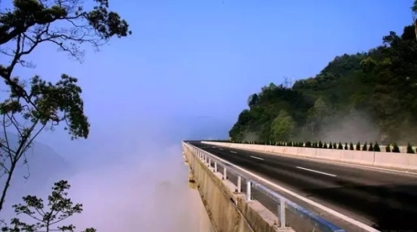 風景如畫的道路景觀