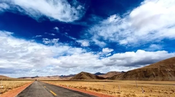 風景如畫的道路景觀