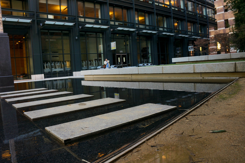 美國560 Mission街道廣場