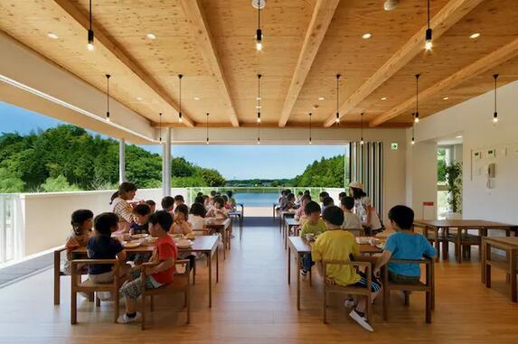 幼兒園不是游樂場,也不需要五顏六色