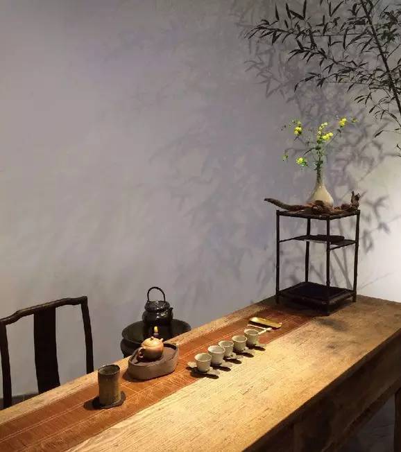 春天 茶席上的插花