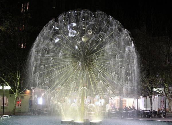 別墅園林的噴泉設(shè)計(jì)圓你與聚財(cái)聚氣的要求