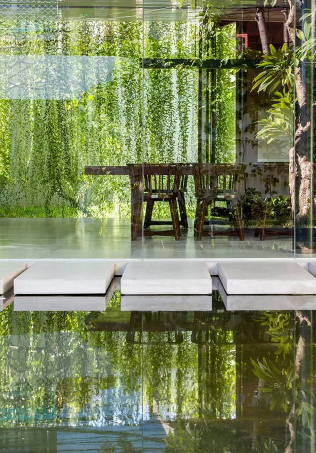 植物墻激活黯然的建筑