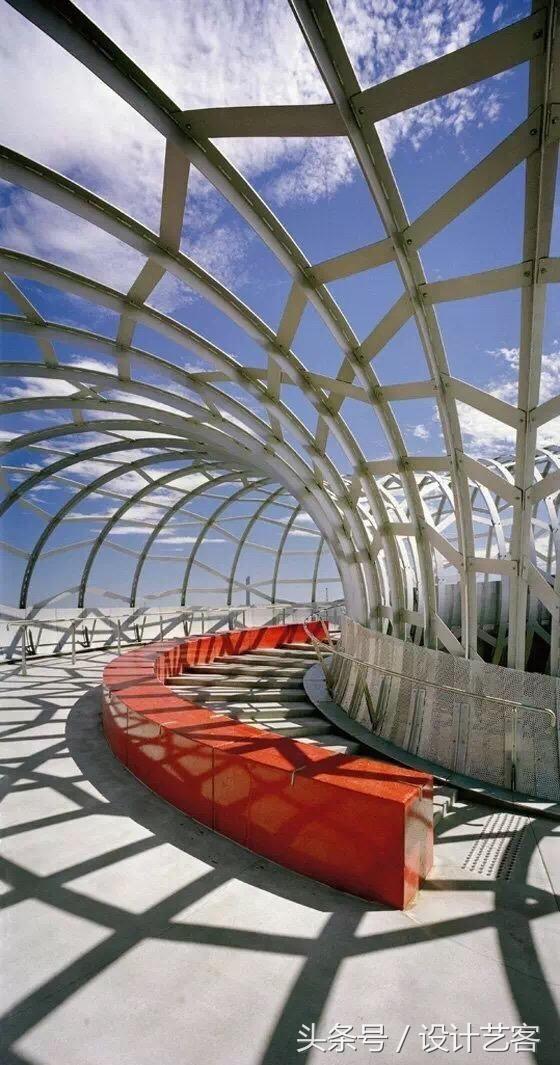 創(chuàng)意橋梁設(shè)計(jì)帶來(lái)獨(dú)特的城市風(fēng)景