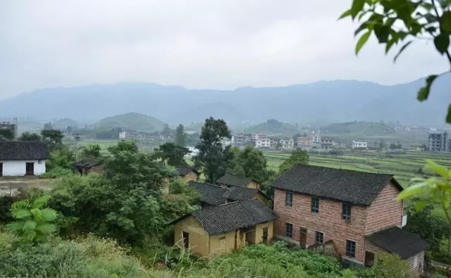 老屋改造，破敗房子變花園別墅