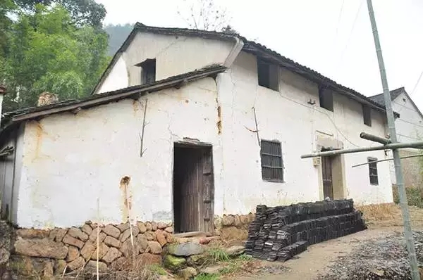 老屋改造，破敗房子變花園別墅