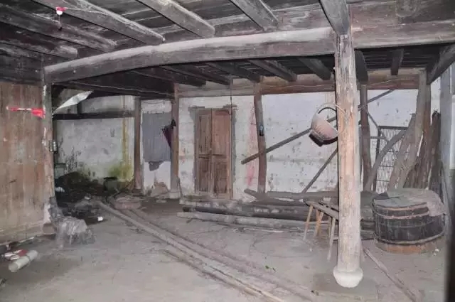 老屋改造，破敗房子變花園別墅